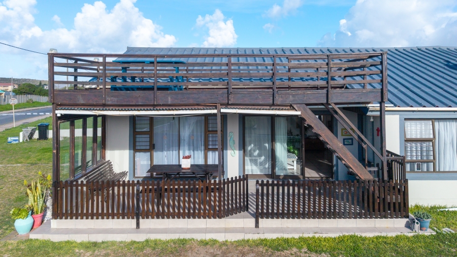 4 Bedroom Property for Sale in Struisbaai Western Cape